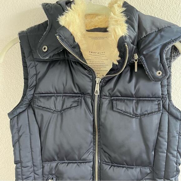 ZARA Trafaluc Puffer Knit Navy Blue Zip Vest Tan Faux Fur Collar - Picture 3 of 11